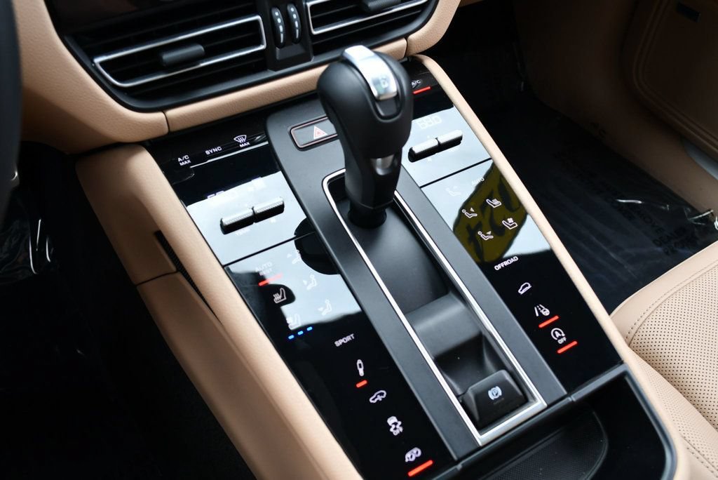 Used 2024 Porsche Macan S AWD/4WD image 62