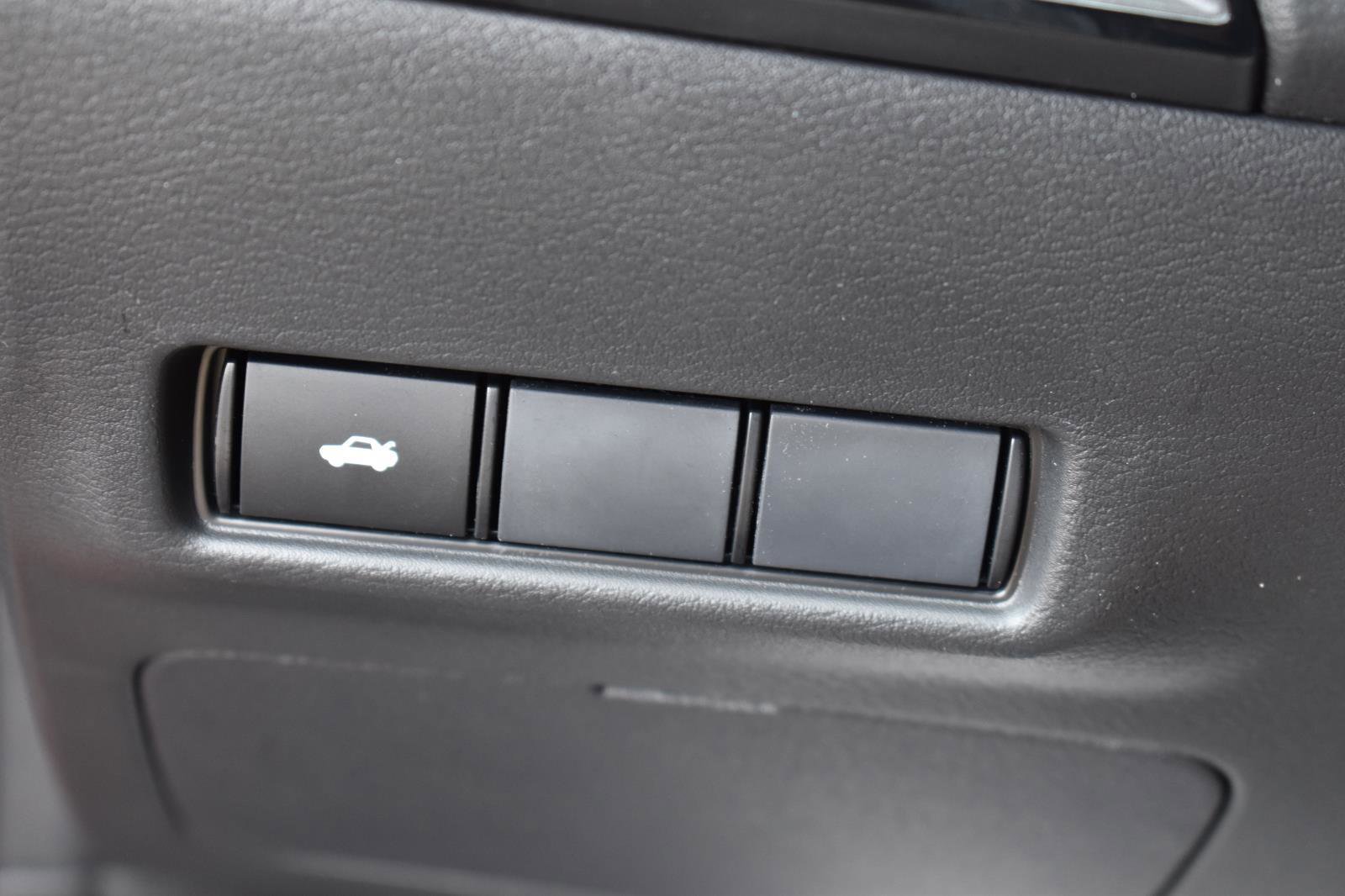 Used 2026 Nissan Sentra SV w/ Floor Mat Package FWD image 39