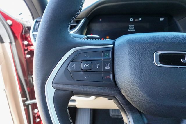 New 2025 Jeep Grand Cherokee Limited w/ Luxury Tech Group II image 17