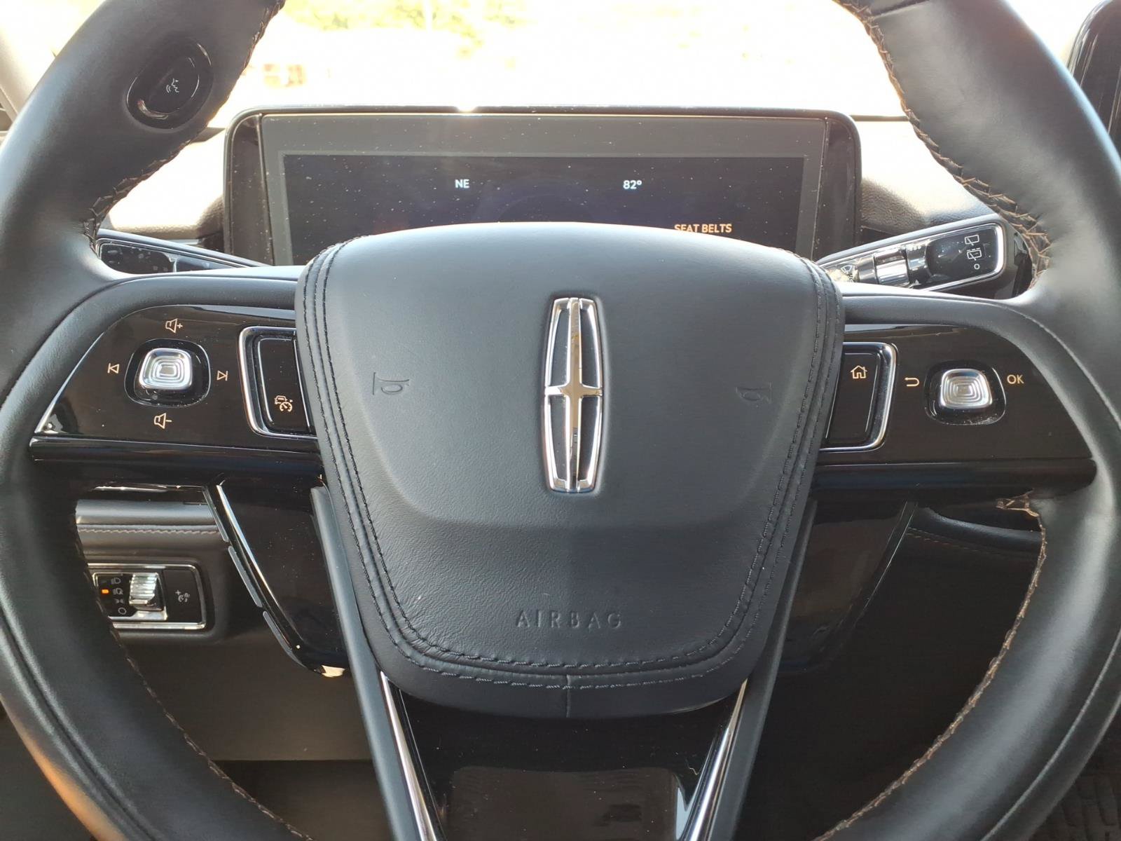 Used 2025 Lincoln Aviator Reserve w/ Equipment Group 201A AWD/4WD image 14