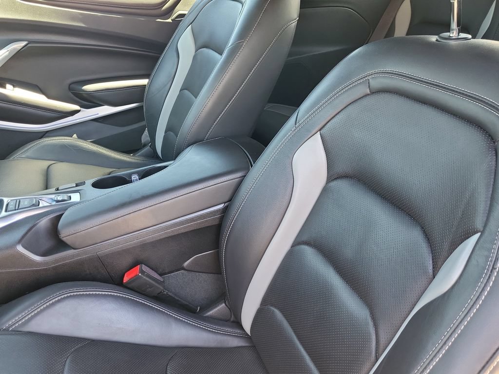Used 2016 Chevrolet Camaro LT RWD image 13