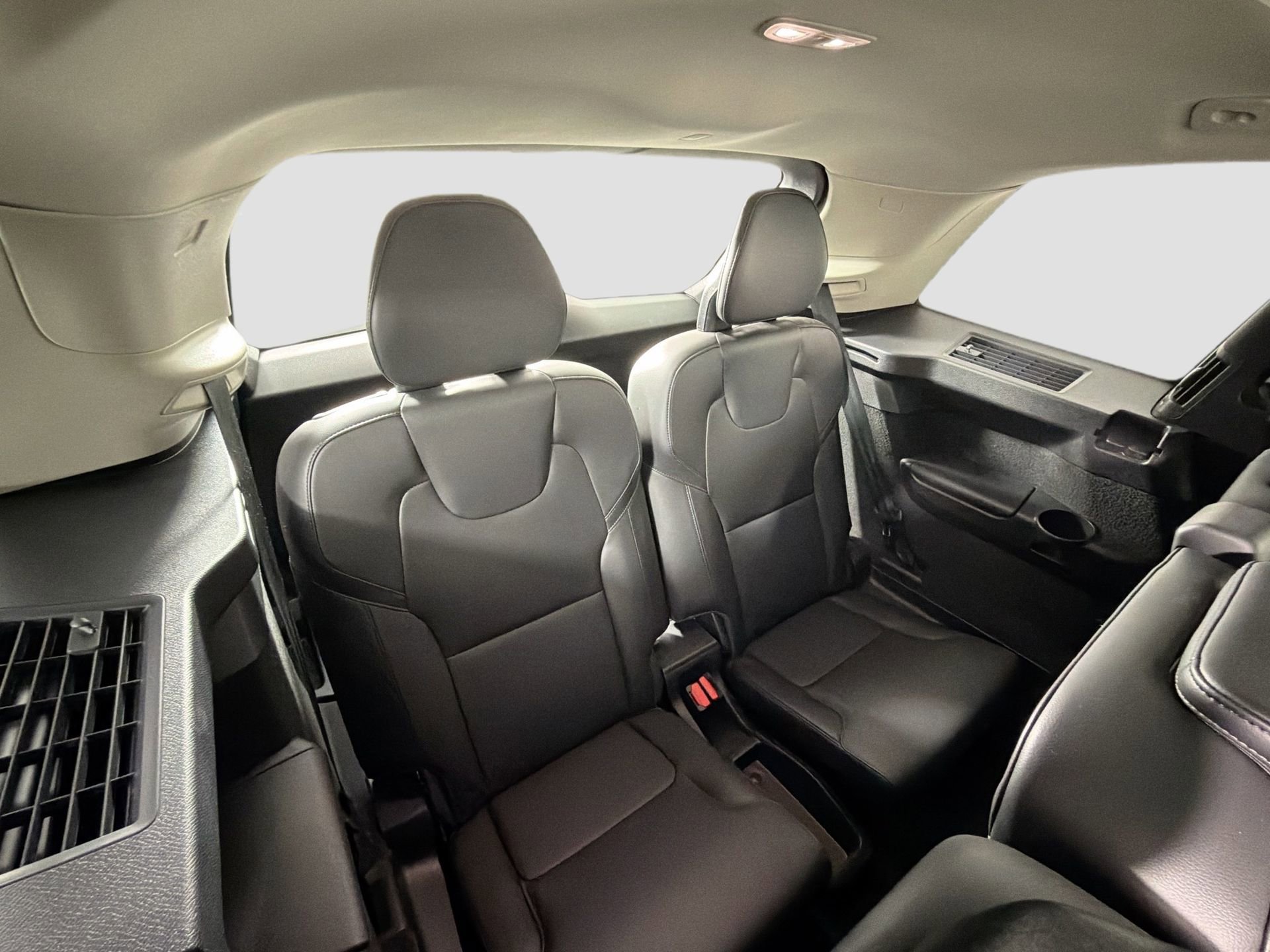 Certified 2025 Volvo XC90 B5 Core AWD/4WD image 27