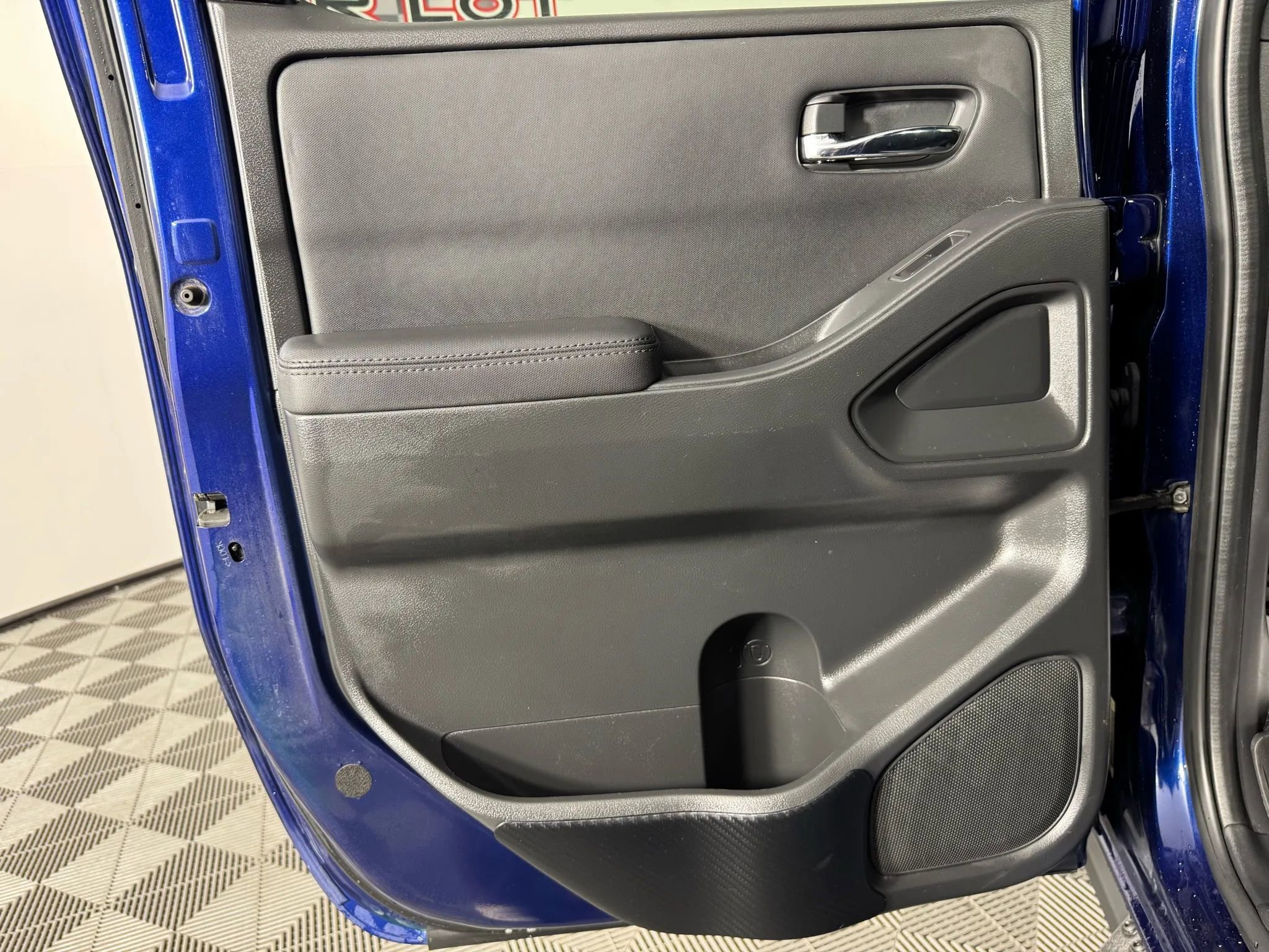 Used 2022 Nissan Frontier PRO-4X w/ Pro-4X Premium Package image 44