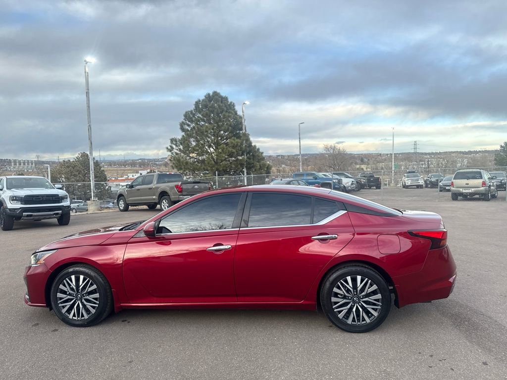 Used 2023 Nissan Altima 2.5 SV image 4