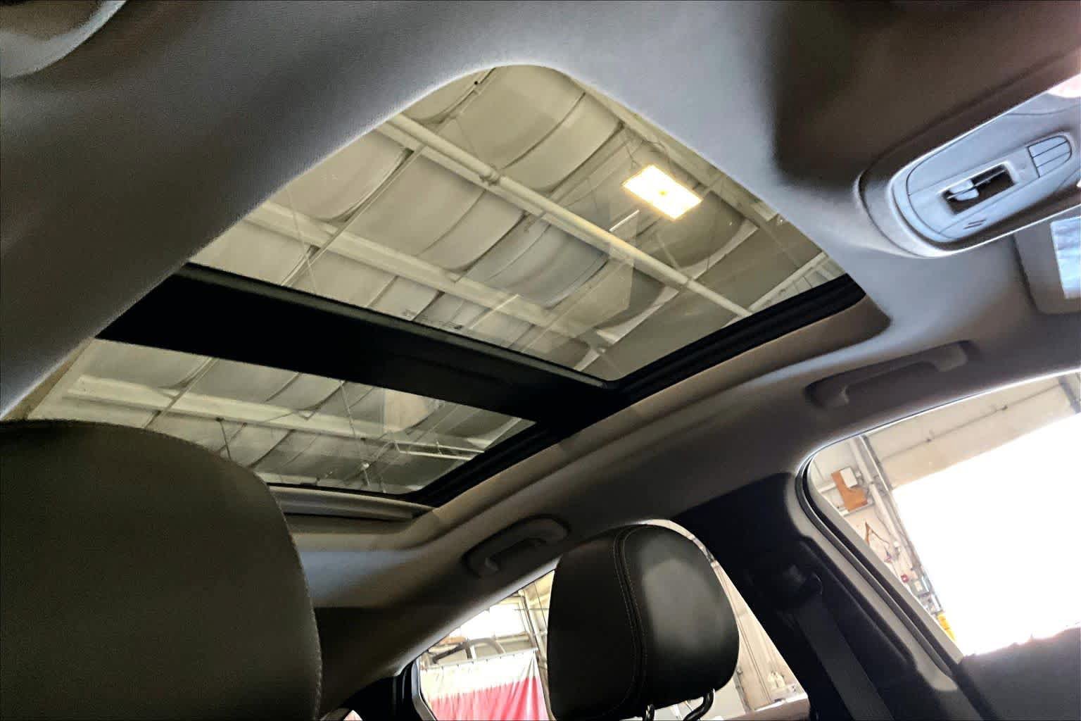 Used 2019 Chevrolet Impala LT w/ Sunroof and Spoiler Package FWD image 13