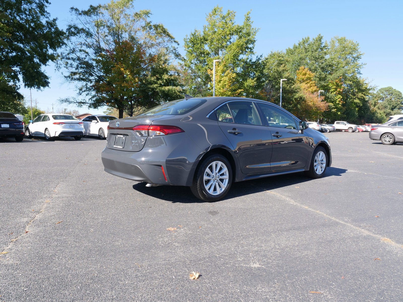Used 2025 Toyota Corolla XLE image 4