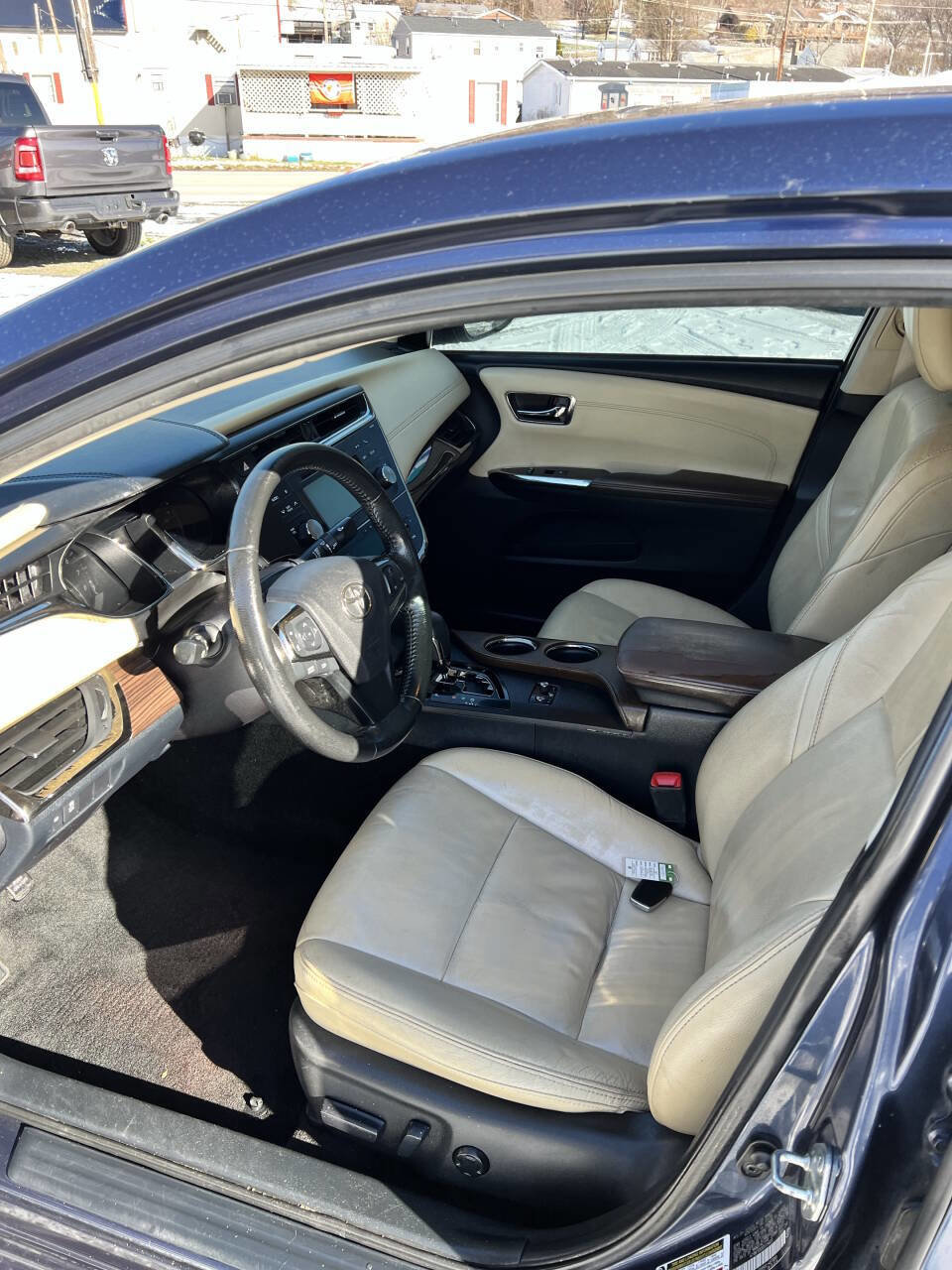 Used 2014 Toyota Avalon XLE Premium image 4