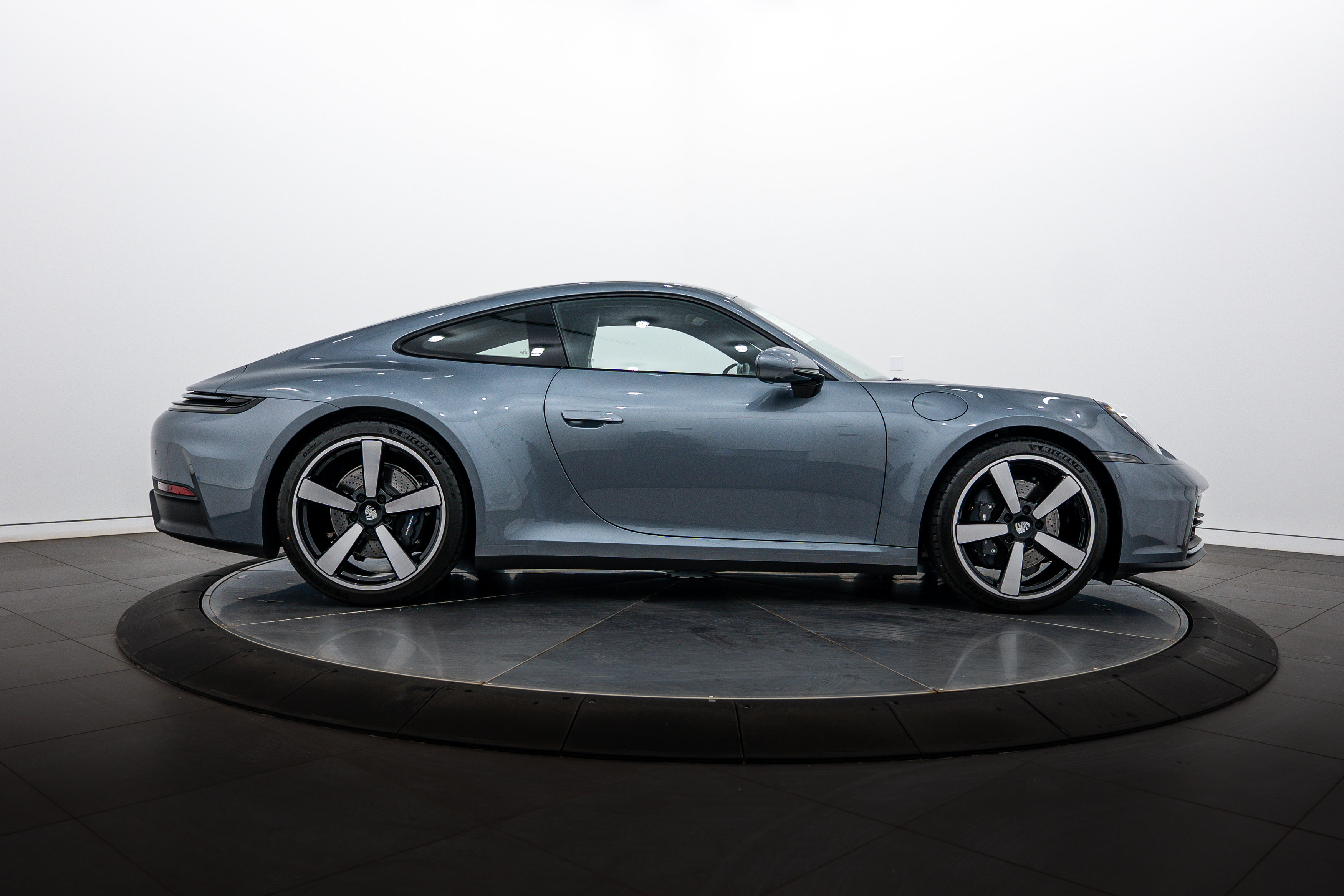 Certified 2025 Porsche 911 Carrera RWD image 8