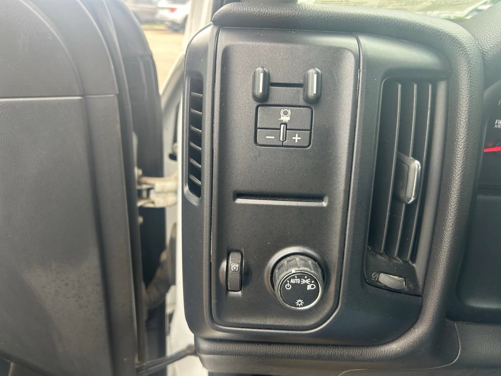 Used 2015 Chevrolet Silverado 1500 W/T w/ WT Convenience Package AWD/4WD image 17