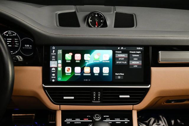 Used 2019 Porsche Cayenne Turbo w/ Premium Plus Package image 8