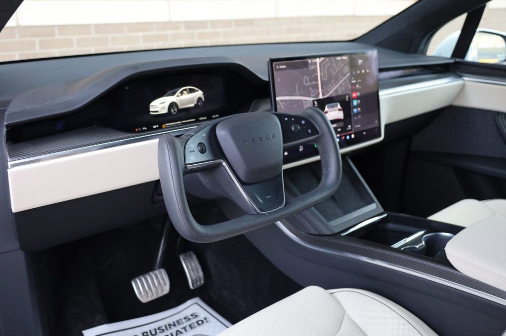 Used 2022 Tesla Model X Plaid image 17
