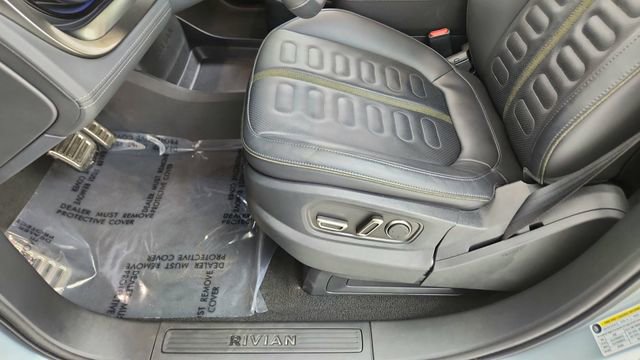 Used 2023 Rivian R1T Adventure image 34