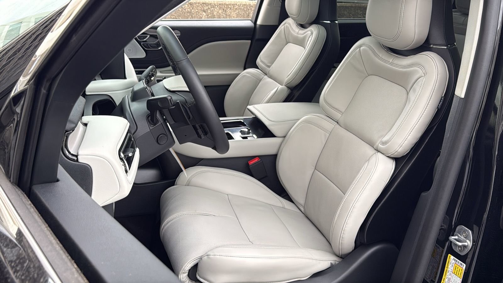 New 2025 Lincoln Aviator Reserve w/ Equipment Group 201A image 19