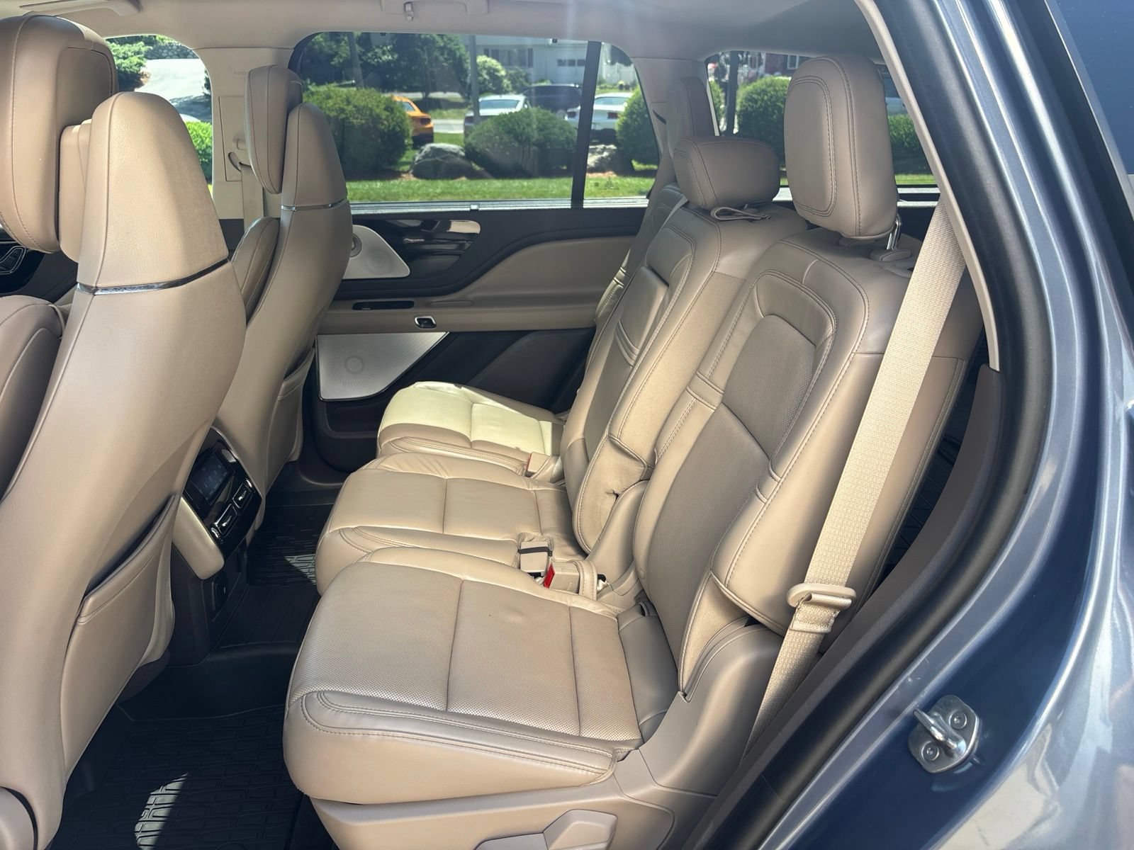 Used 2021 Lincoln Aviator Reserve w/ Equipment Group 201A AWD/4WD image 37