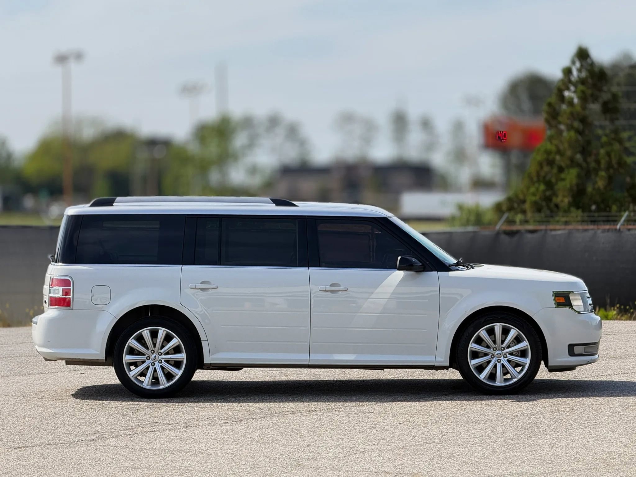 Used 2013 Ford Flex SEL FWD image 7