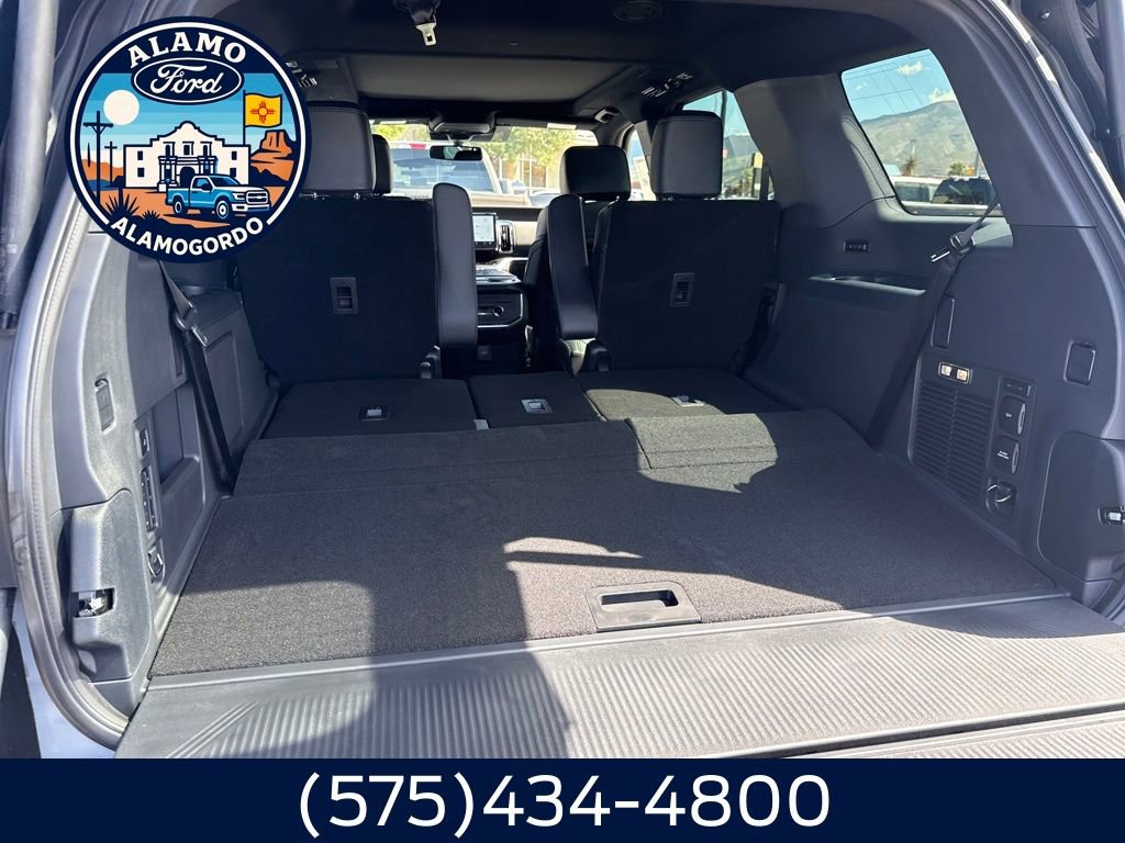 New 2025 Ford Expedition Platinum w/ Stealth Performance Package AWD/4WD image 15