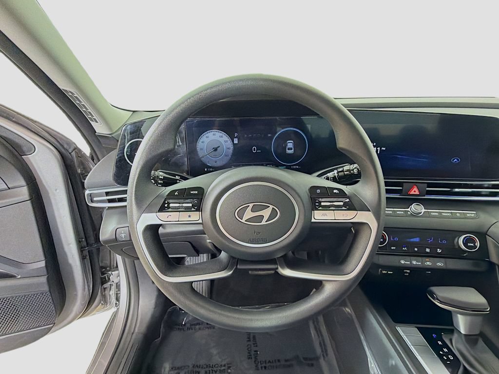 Used 2024 Hyundai Elantra SEL FWD image 31