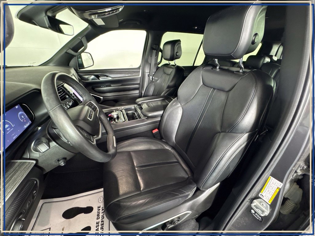 Used 2022 Jeep Wagoneer Series III AWD/4WD image 29