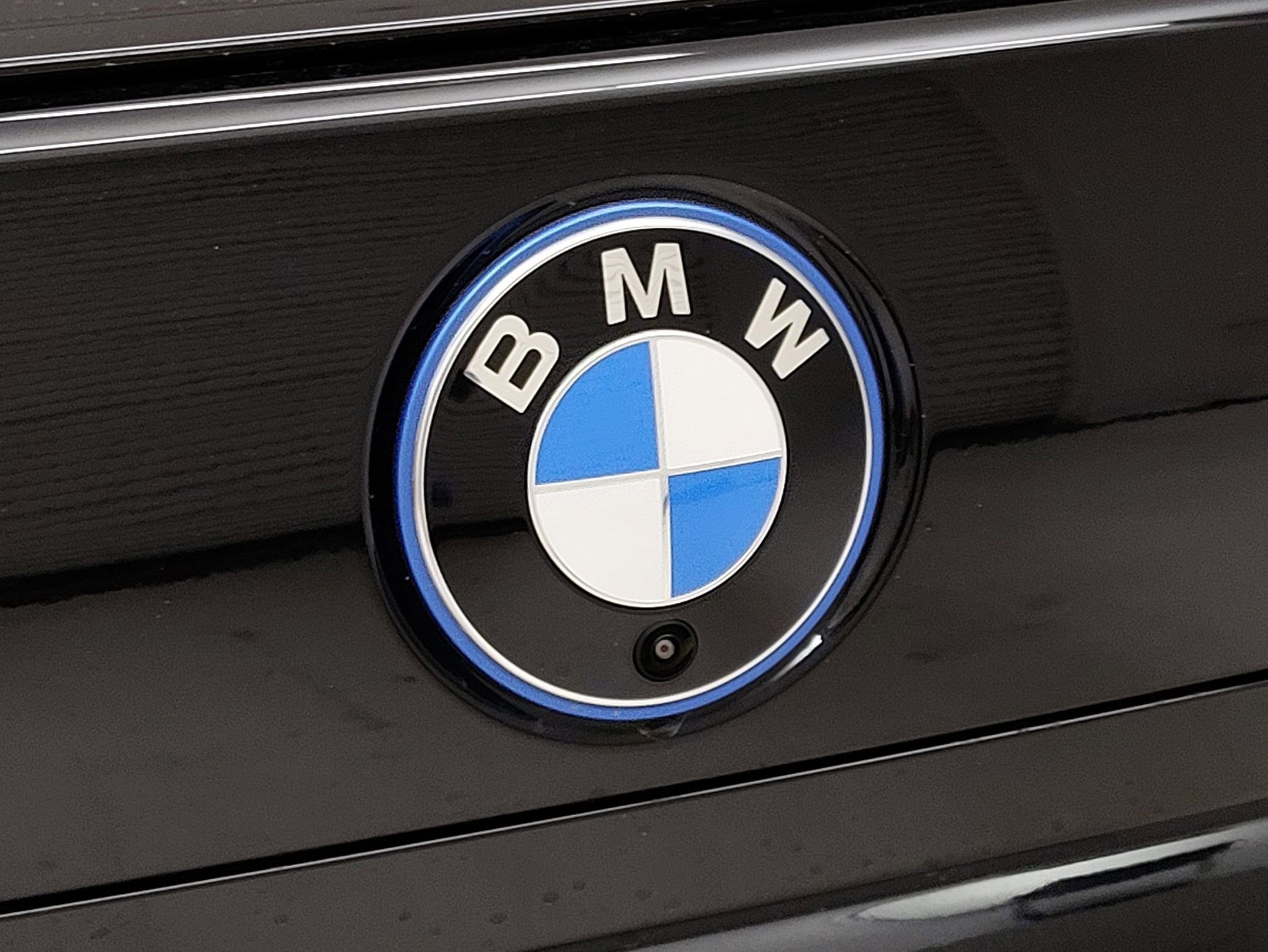 Used 2025 BMW i7 xDrive60 w/ Premium Package image 9