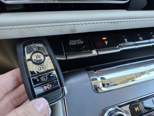 New 2026 Lincoln Aviator 2WD image 14