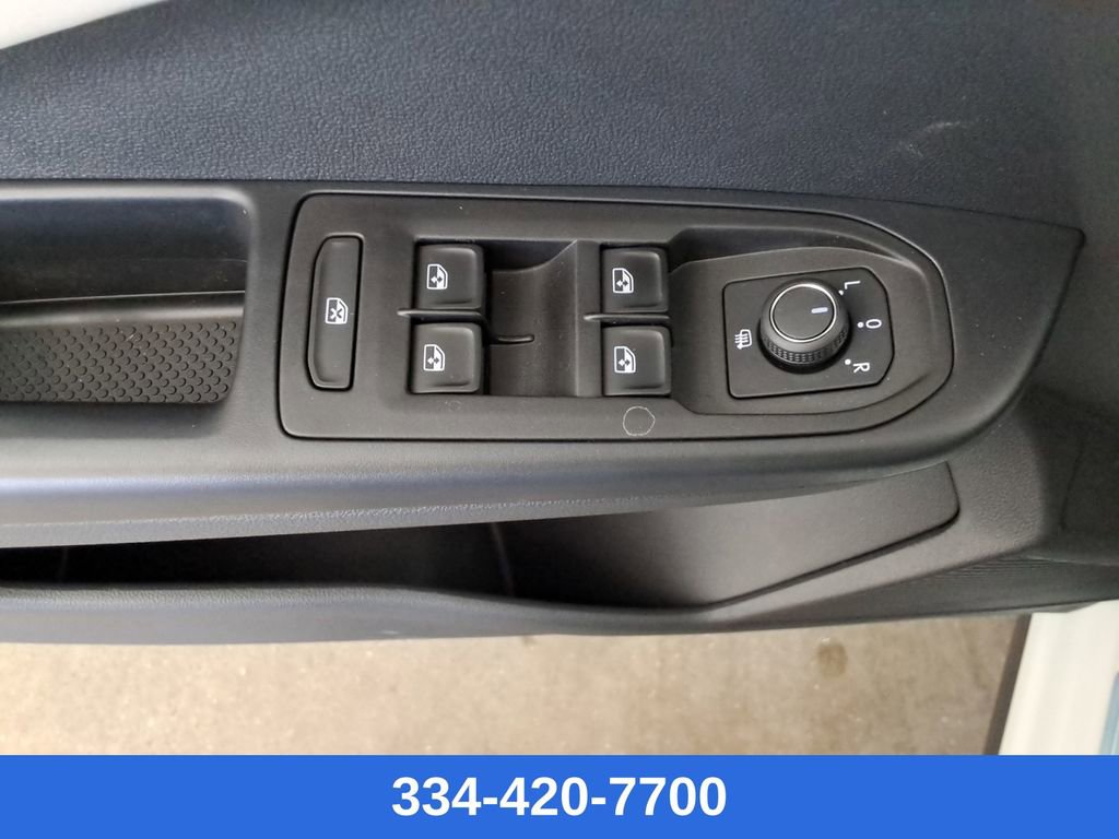 New 2025 Volkswagen Taos SE image 19