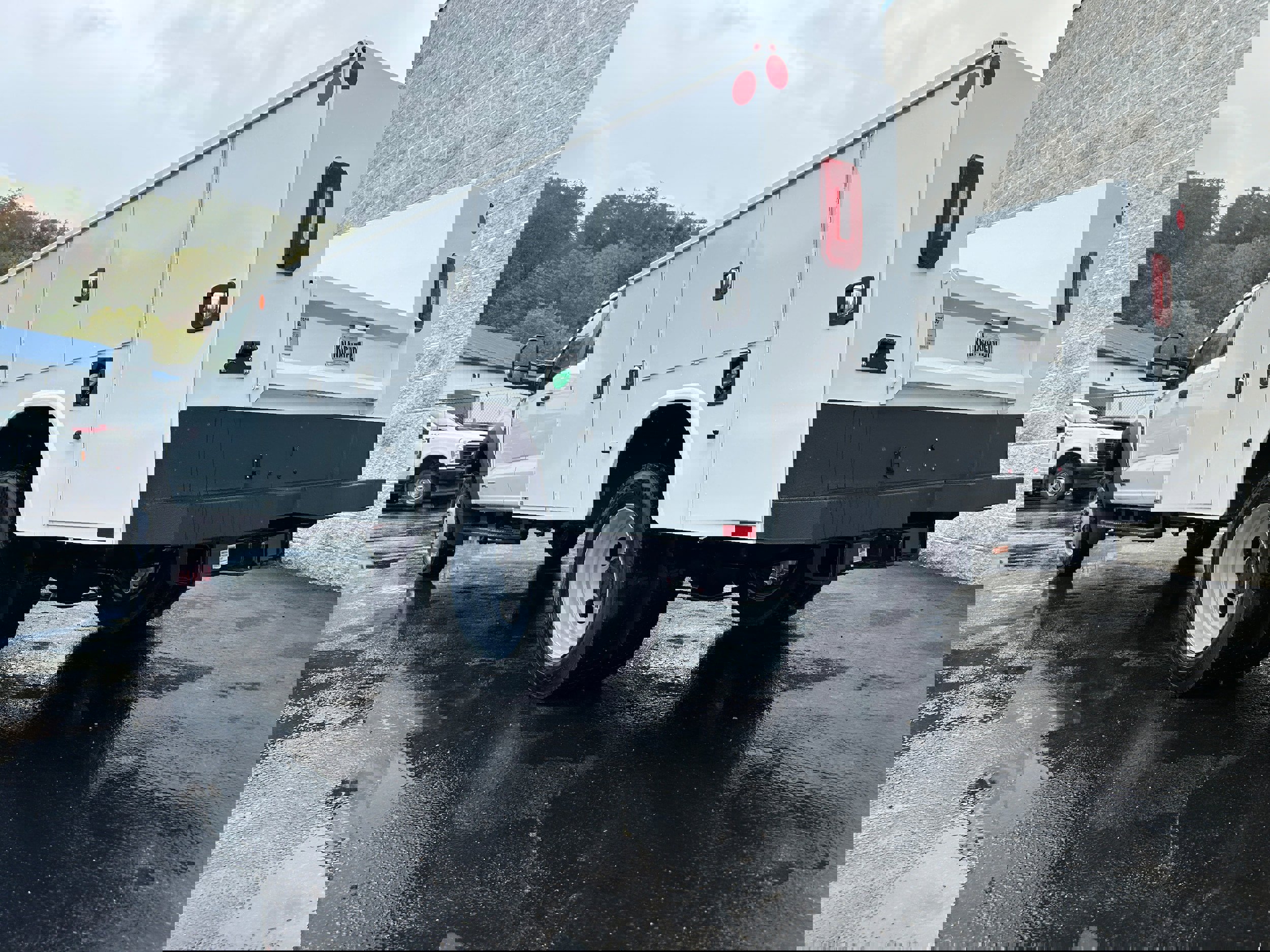 New 2026 Ford F550 4x4 Crew Cab image 12