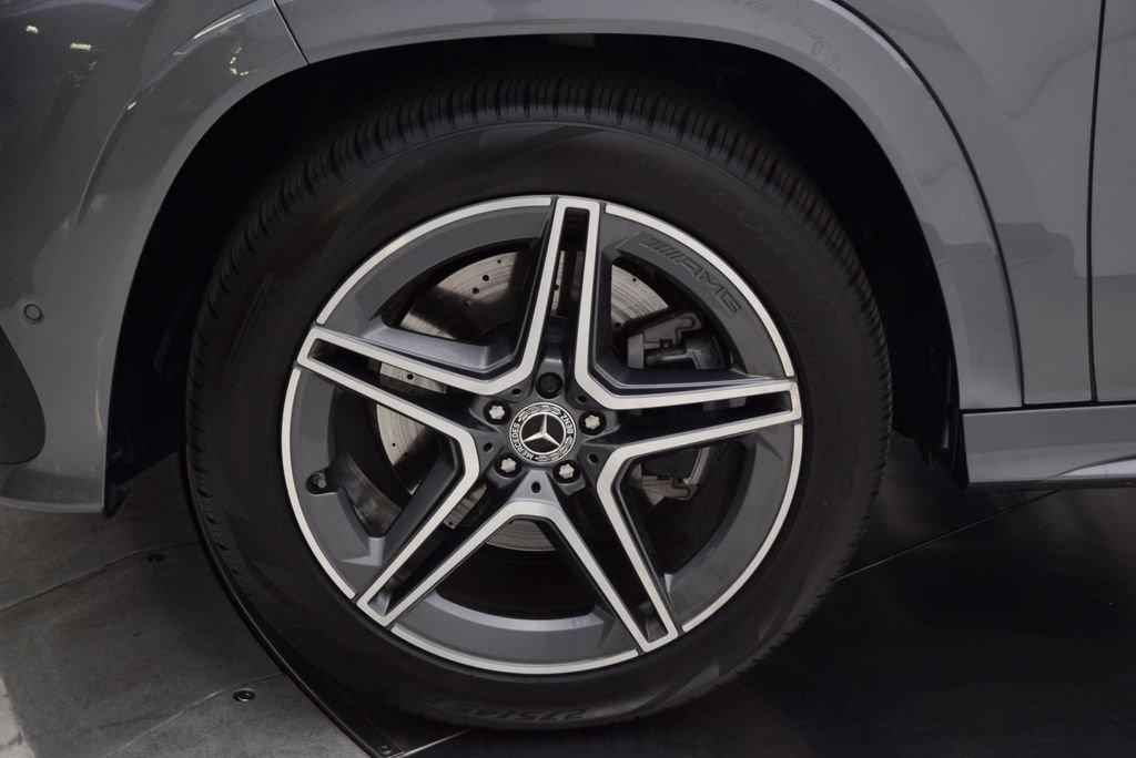 Used 2026 Mercedes-Benz GLS 450 4MATIC image 12