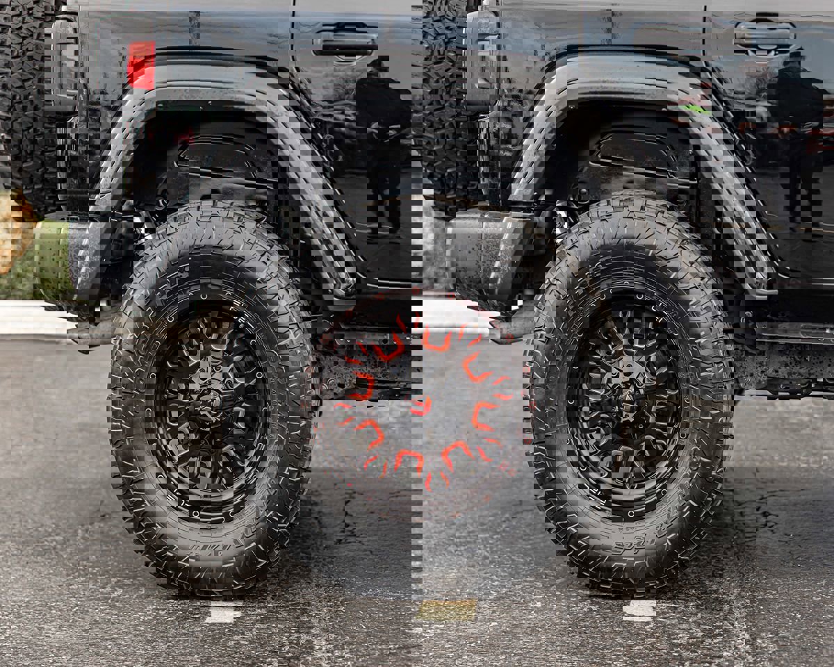 Used 2018 Jeep Wrangler Unlimited Sahara image 11