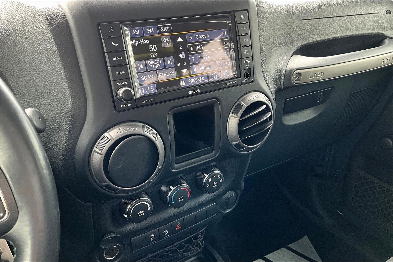 Used 2018 Jeep Wrangler Unlimited Sport w/ Connectivity Group image 15