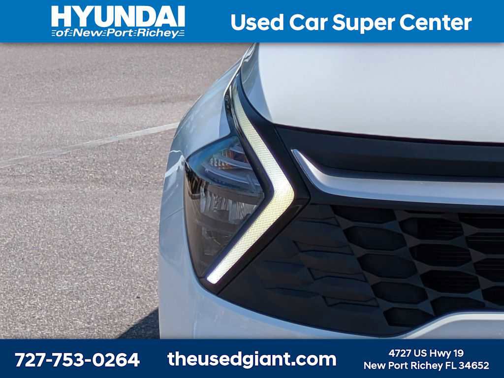 Used 2023 Kia Sportage LX FWD image 9