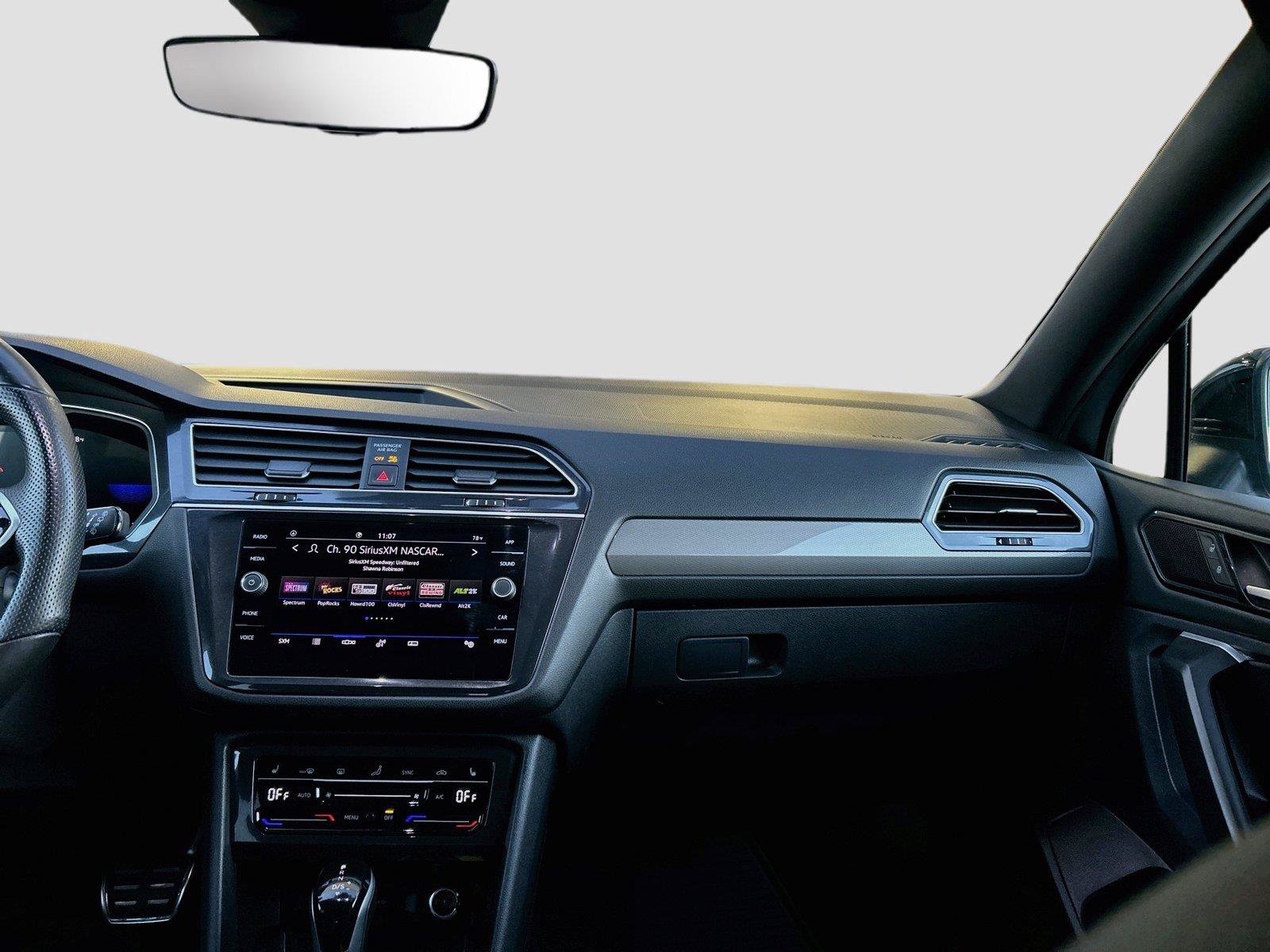 Used 2024 Volkswagen Tiguan SE R-Line FWD image 20
