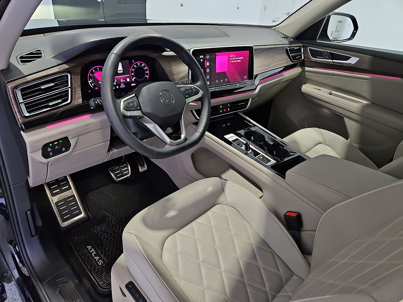 Certified 2026 Volkswagen Atlas SEL Premium R-Line AWD/4WD image 13