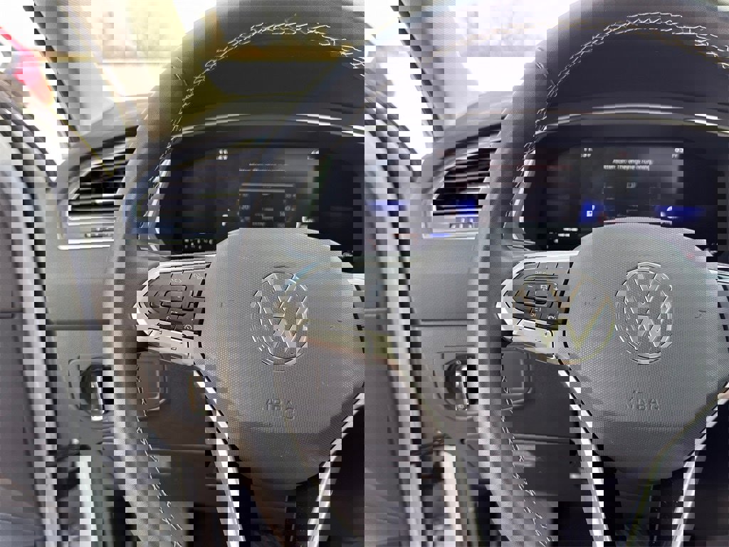 Used 2022 Volkswagen Tiguan SE image 14