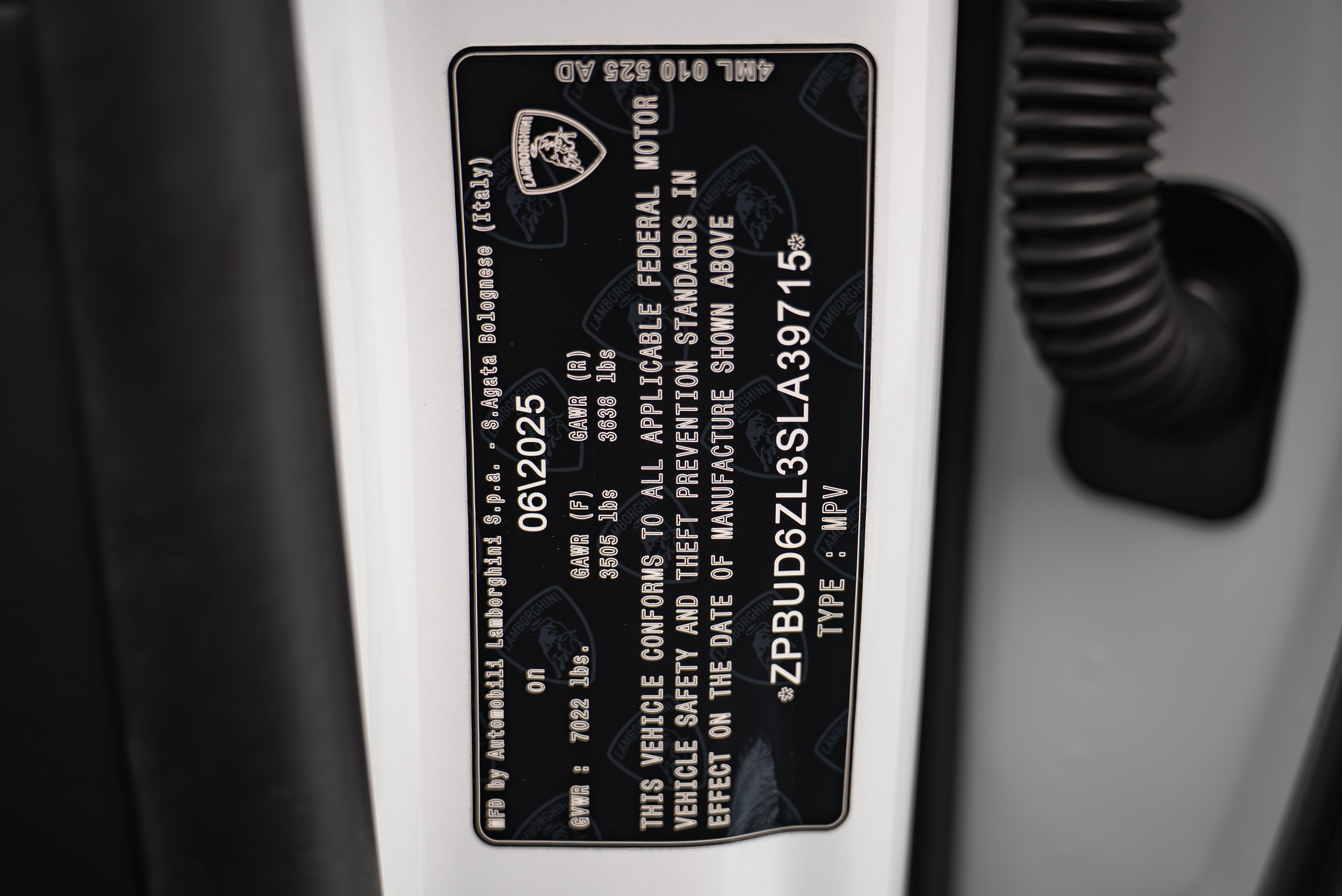 Used 2025 Lamborghini Urus SE AWD/4WD image 23