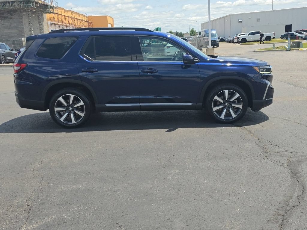 Certified 2023 Honda Pilot Touring image 10