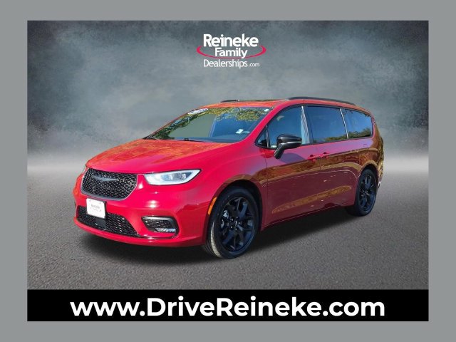 Used 2025 Chrysler Pacifica Limited