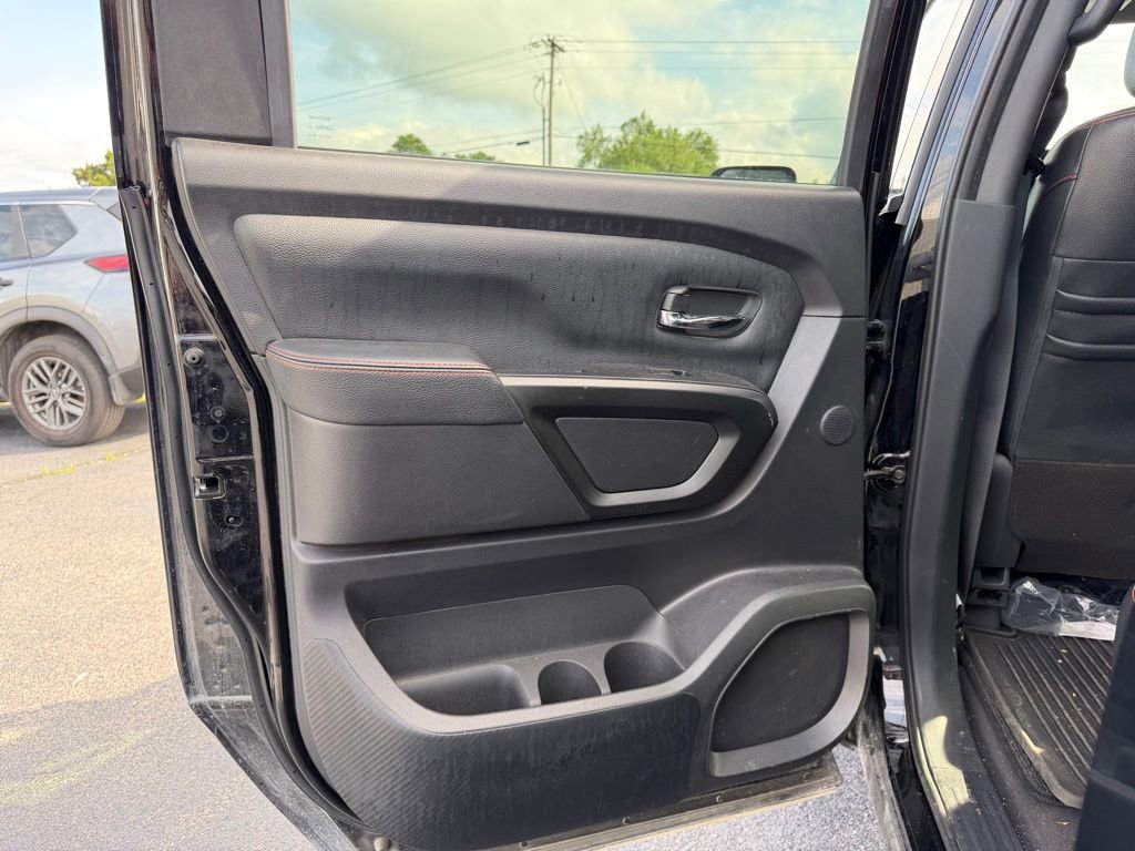 Used 2021 Nissan Titan PRO-4X w/ Pro-4x Convenience Package AWD/4WD image 16
