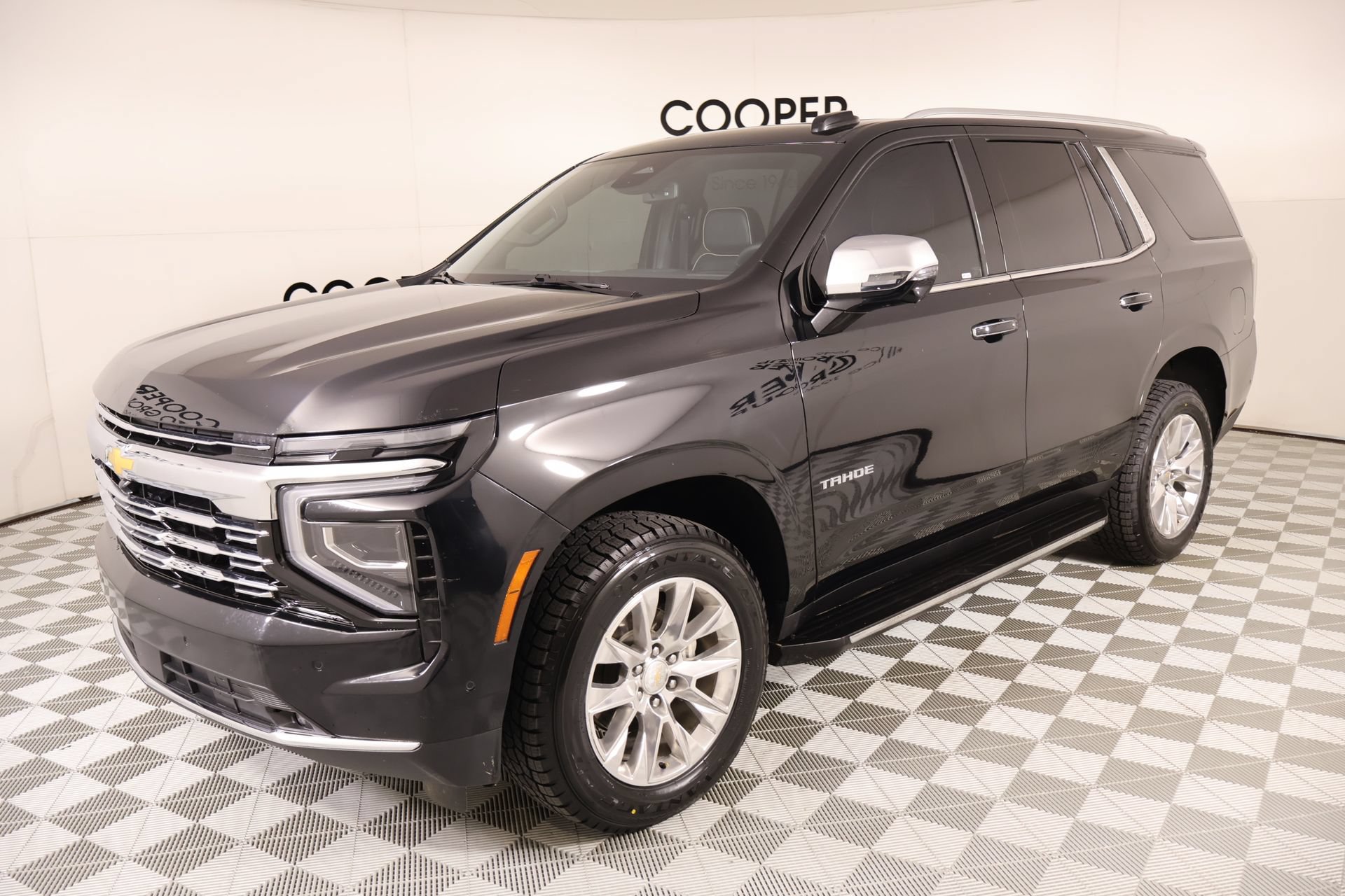 Used 2025 Chevrolet Tahoe Premier w/ Sun And Tow Package AWD/4WD image 10