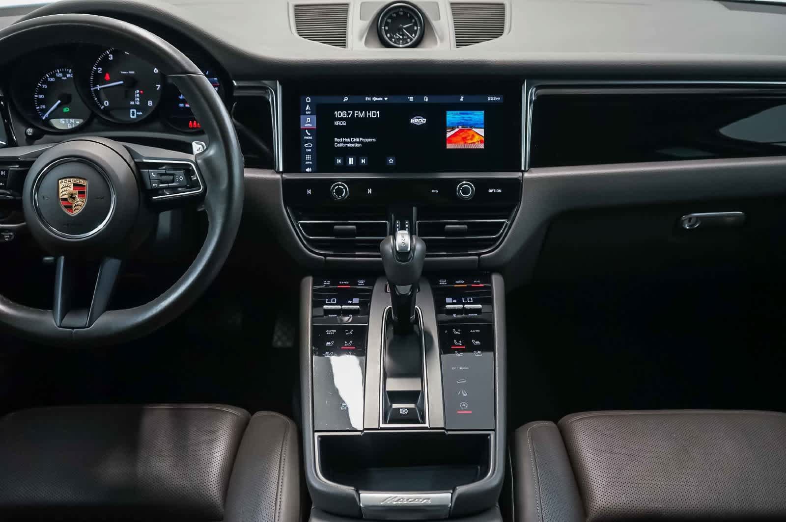 Certified 2024 Porsche Macan AWD/4WD image 19