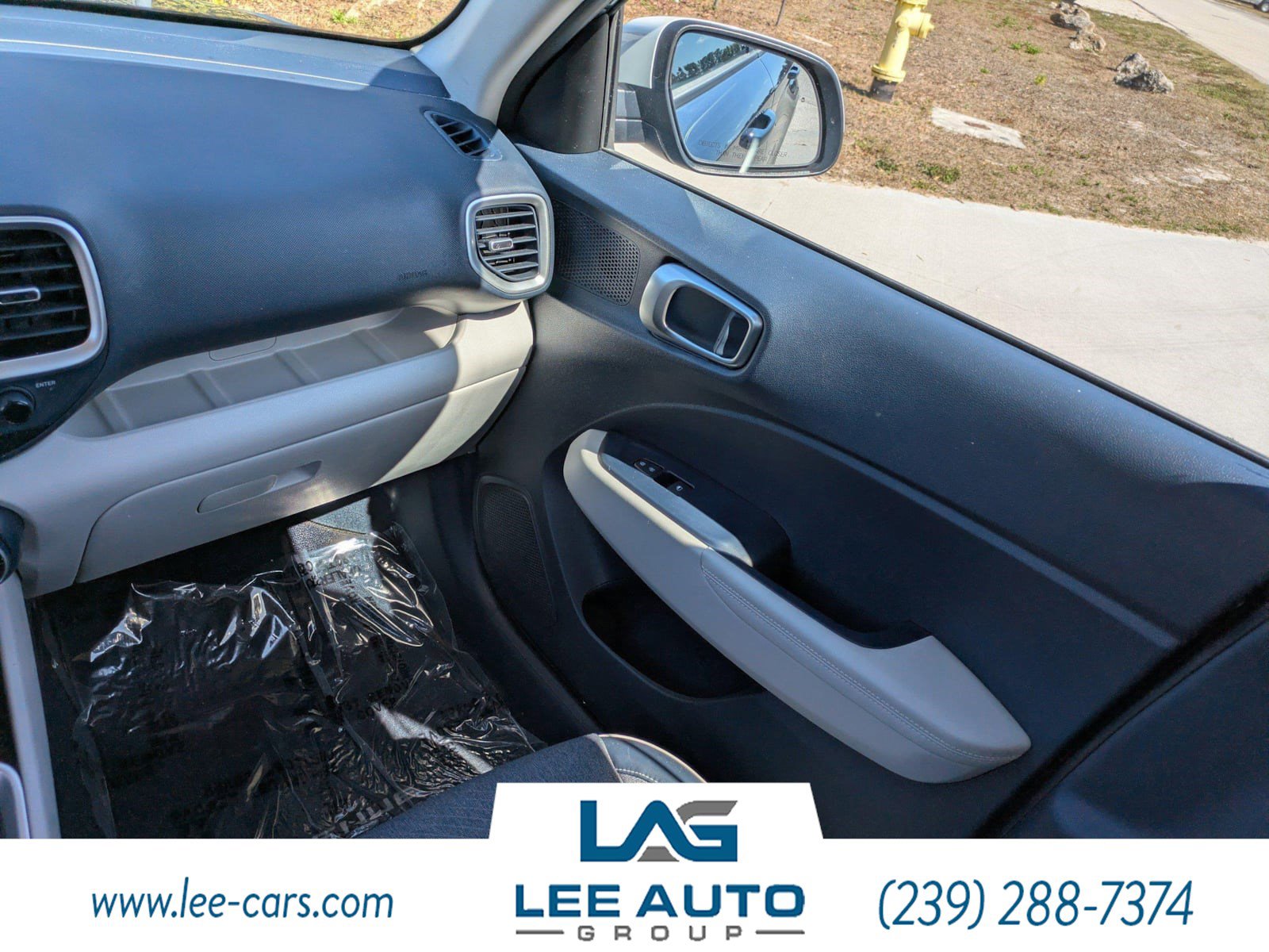 Used 2024 Hyundai Venue Limited image 14