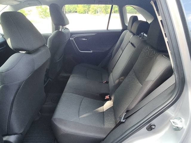Used 2023 Toyota RAV4 XLE AWD/4WD image 29