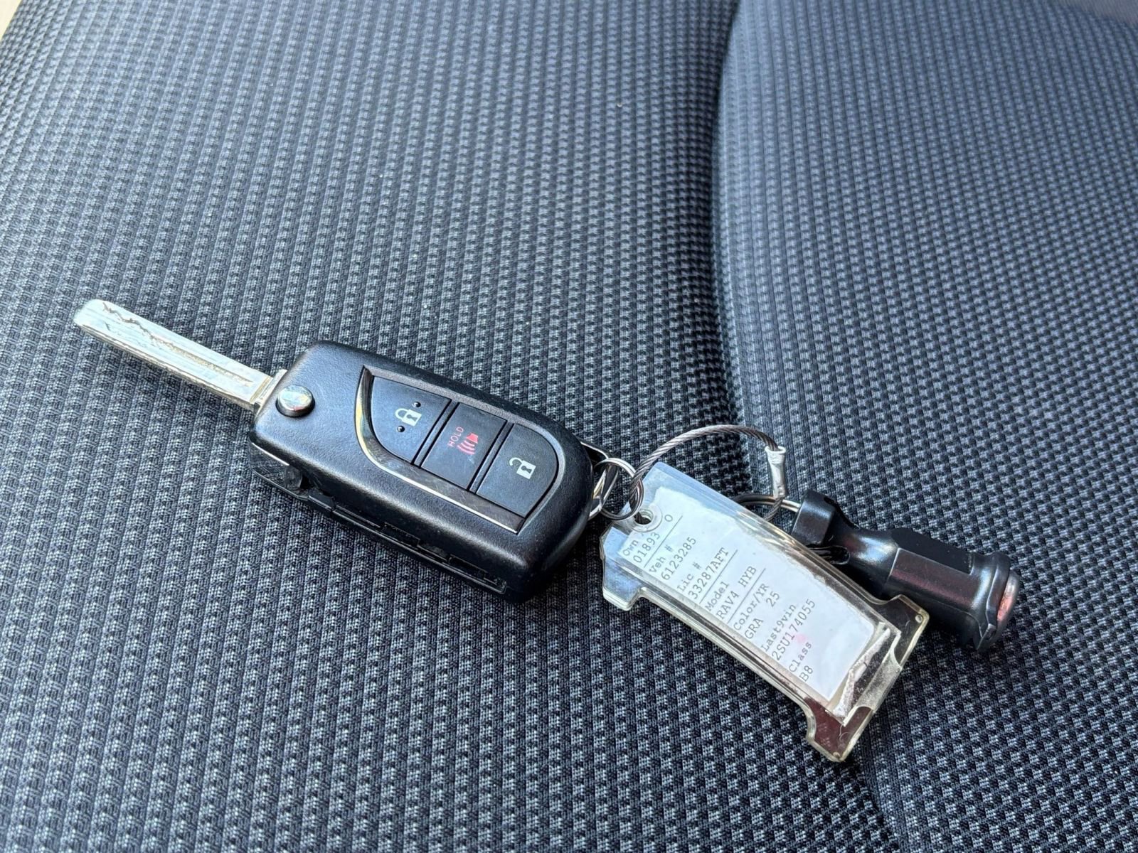 Used 2025 Toyota RAV4 LE image 22