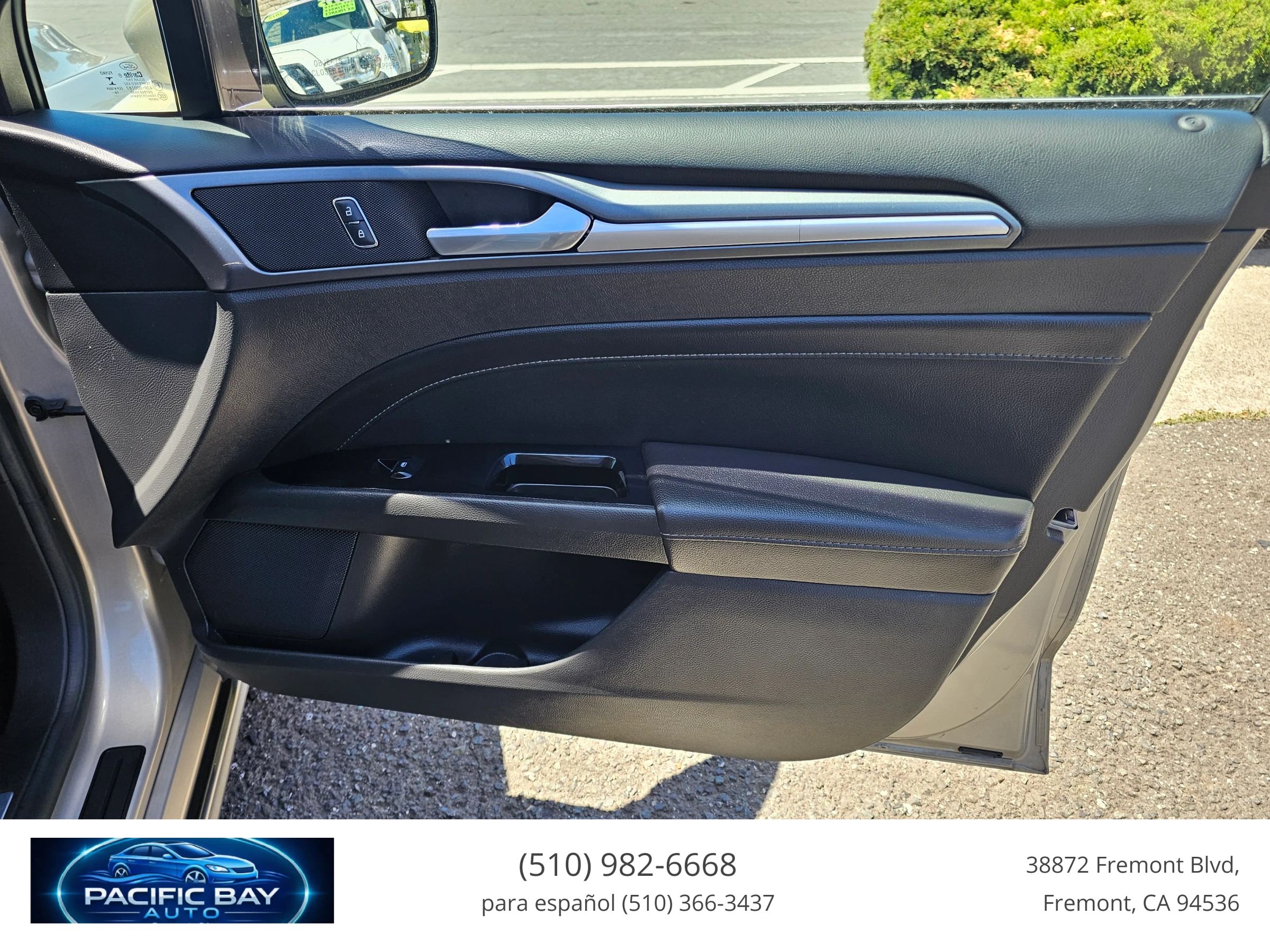 Used 2015 Ford Fusion Energi Titanium FWD image 18