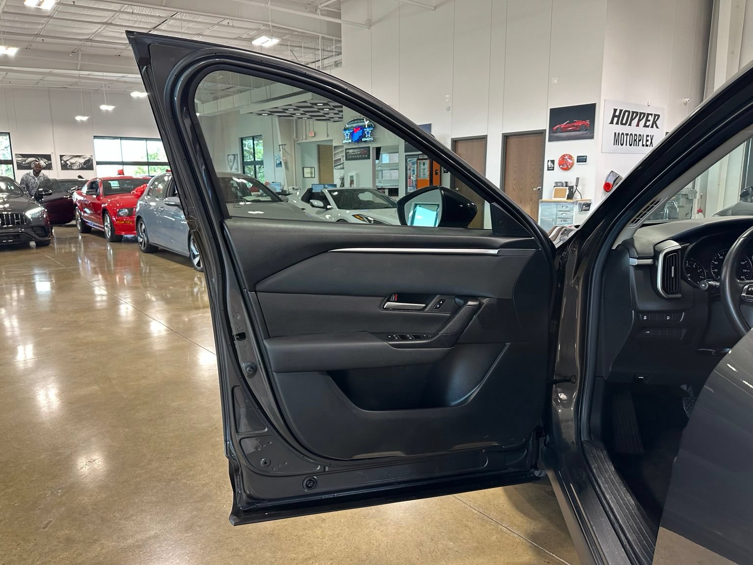Used 2024 MAZDA CX-50 AWD 2.5 S w/ Preferred Package image 11