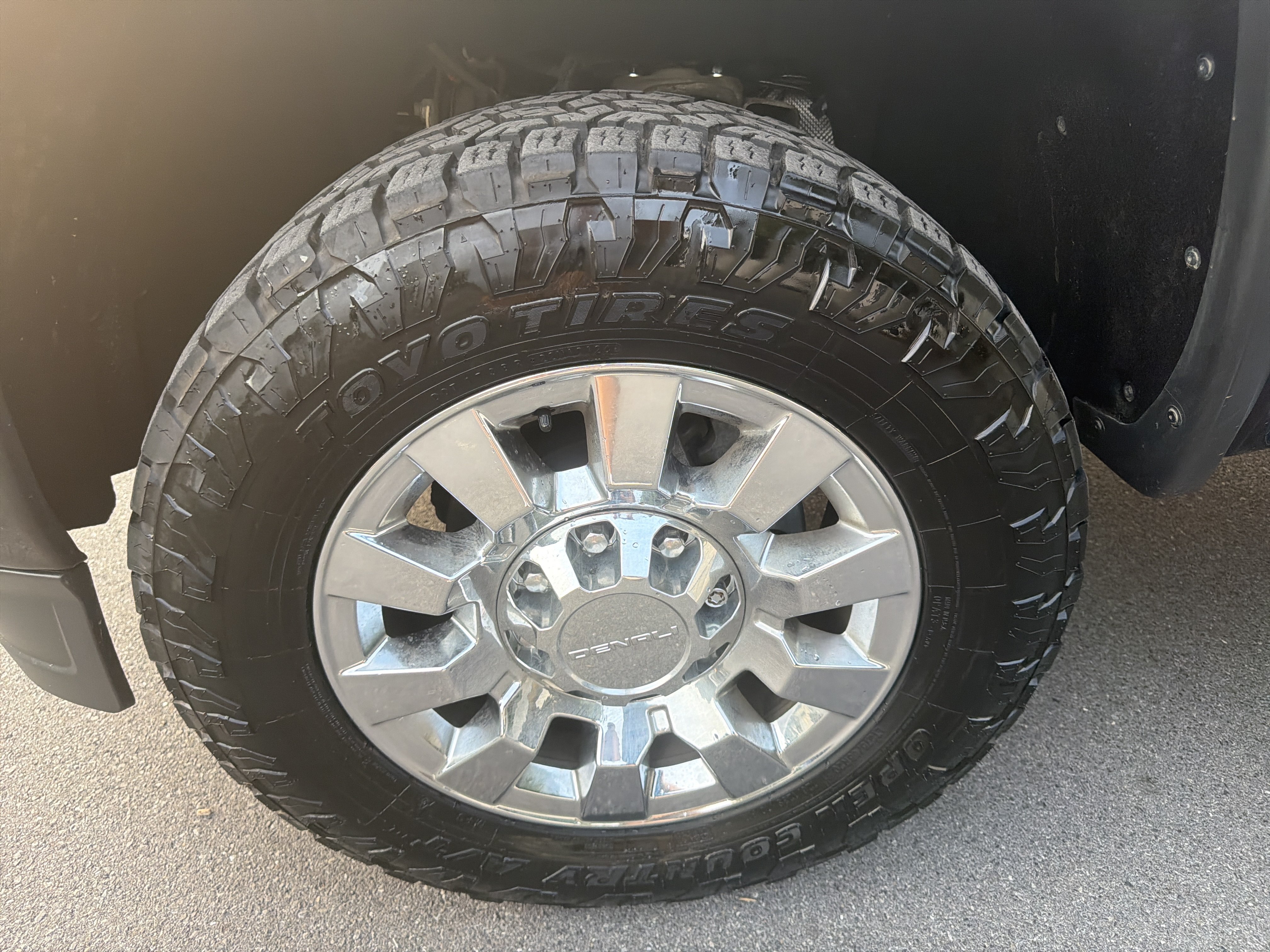 Used 2016 GMC Sierra 2500 Denali w/ Driver Alert Package AWD/4WD image 11
