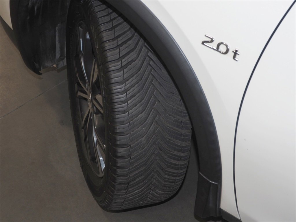 Used 2017 INFINITI QX30 Premium w/ Technology Package image 17