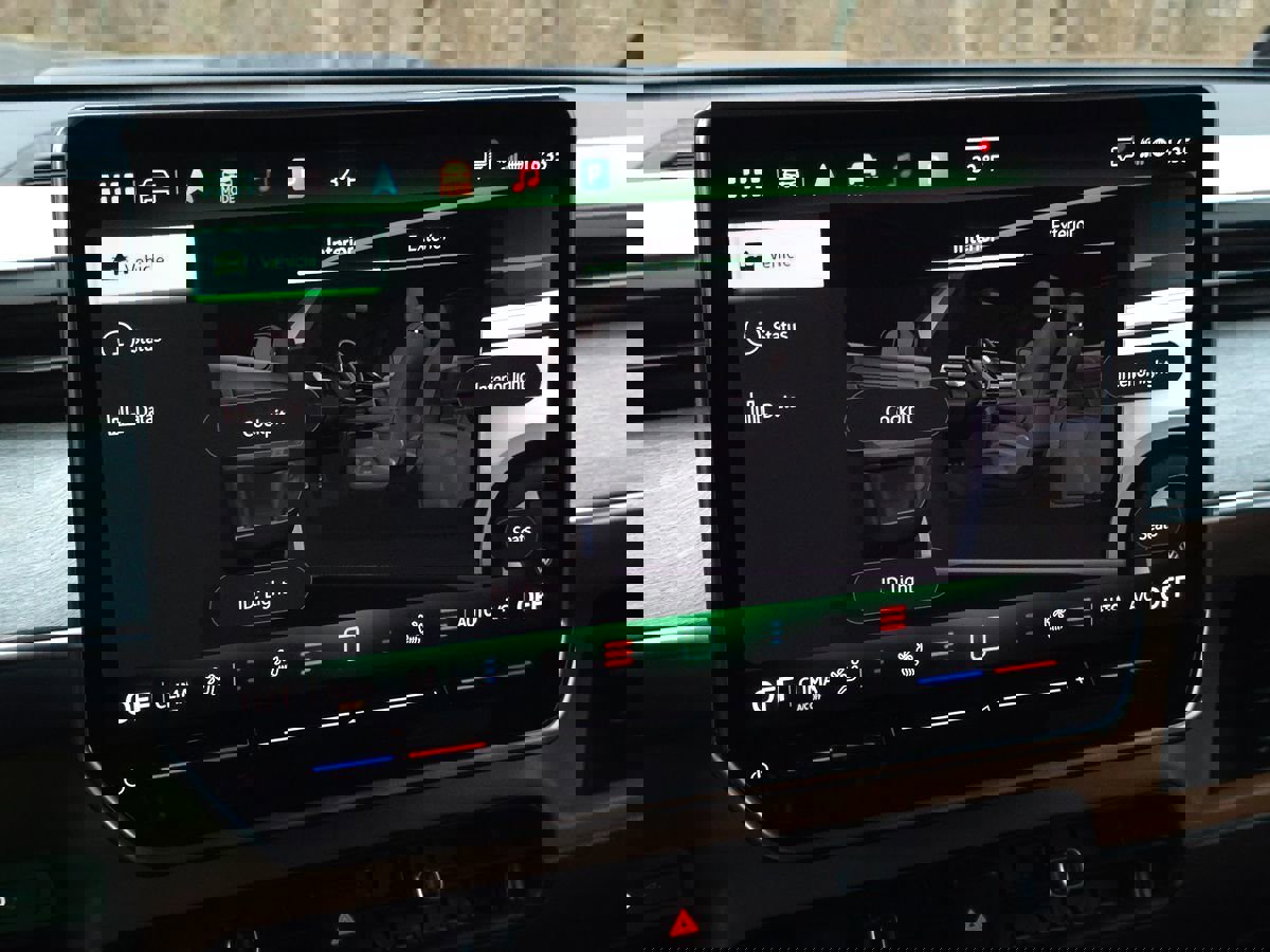 Used 2025 Volkswagen ID. Buzz Pro S image 42