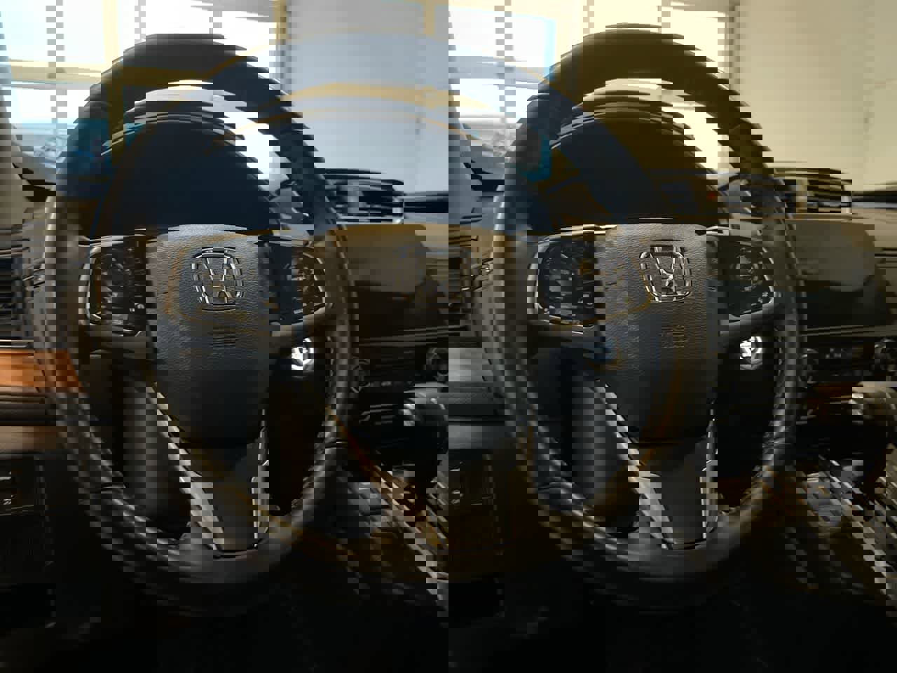 Used 2018 Honda CR-V Touring image 14