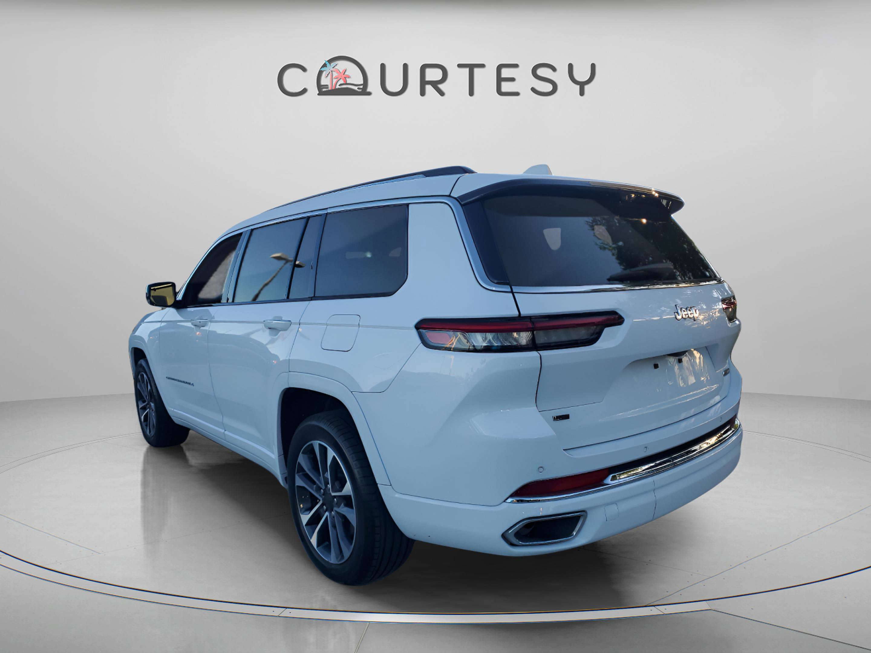 Certified 2021 Jeep Grand Cherokee L Overland w/ Luxury Tech Group IV image 2