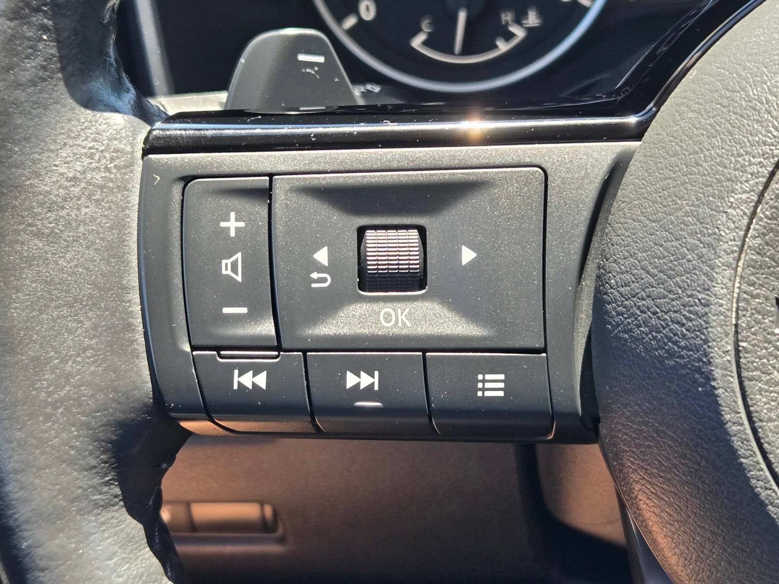 Used 2021 Nissan Rogue SL FWD image 32